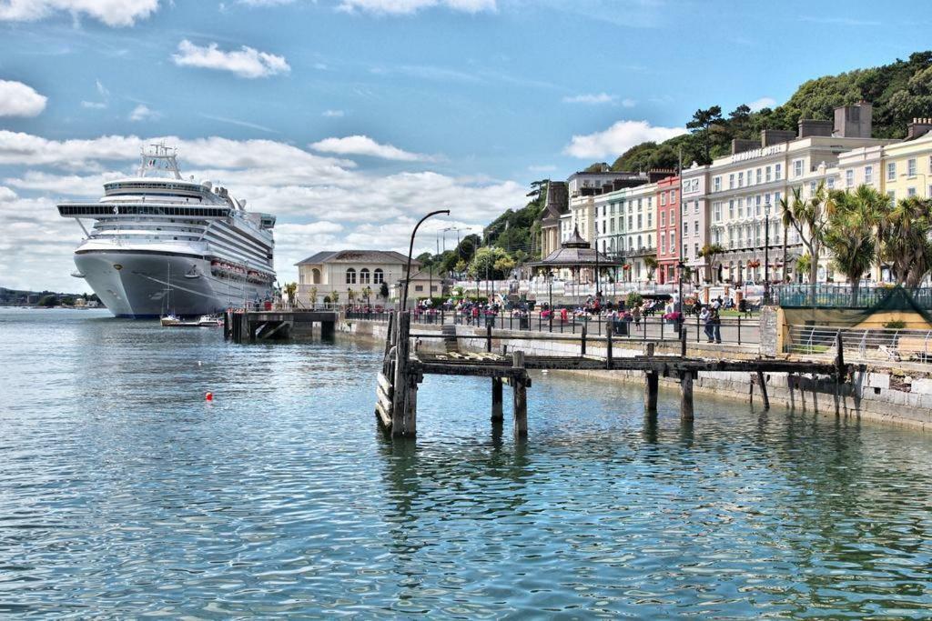 Townhouse In Centre Of Cobh 아파트 외부 사진