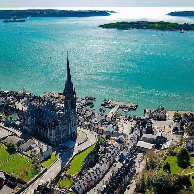 Townhouse In Centre Of Cobh 아파트 외부 사진
